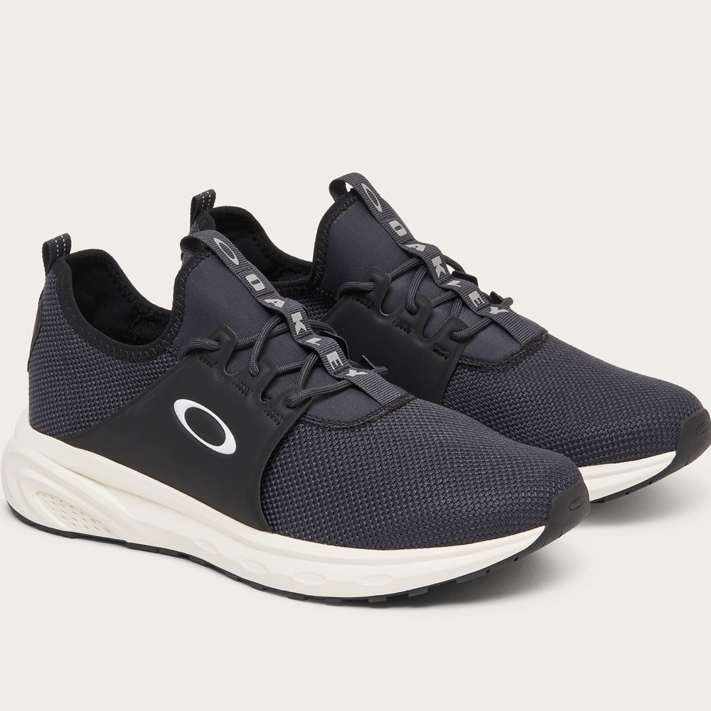 Oakley Men's Dry On  Sneakers Size 6